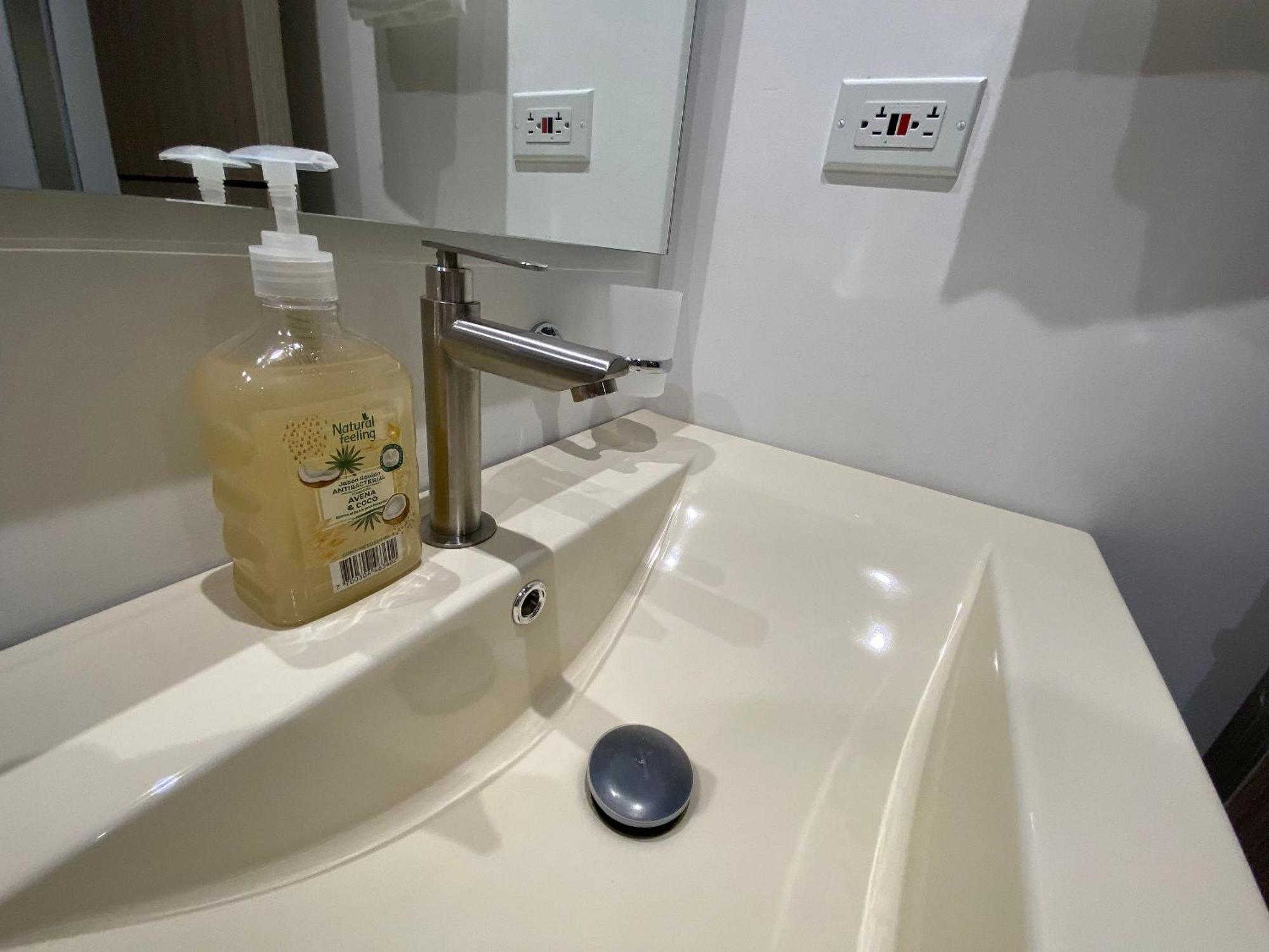 96k Premium - A Minutos Del Aeropuerto En Ferienhaus Bogotá