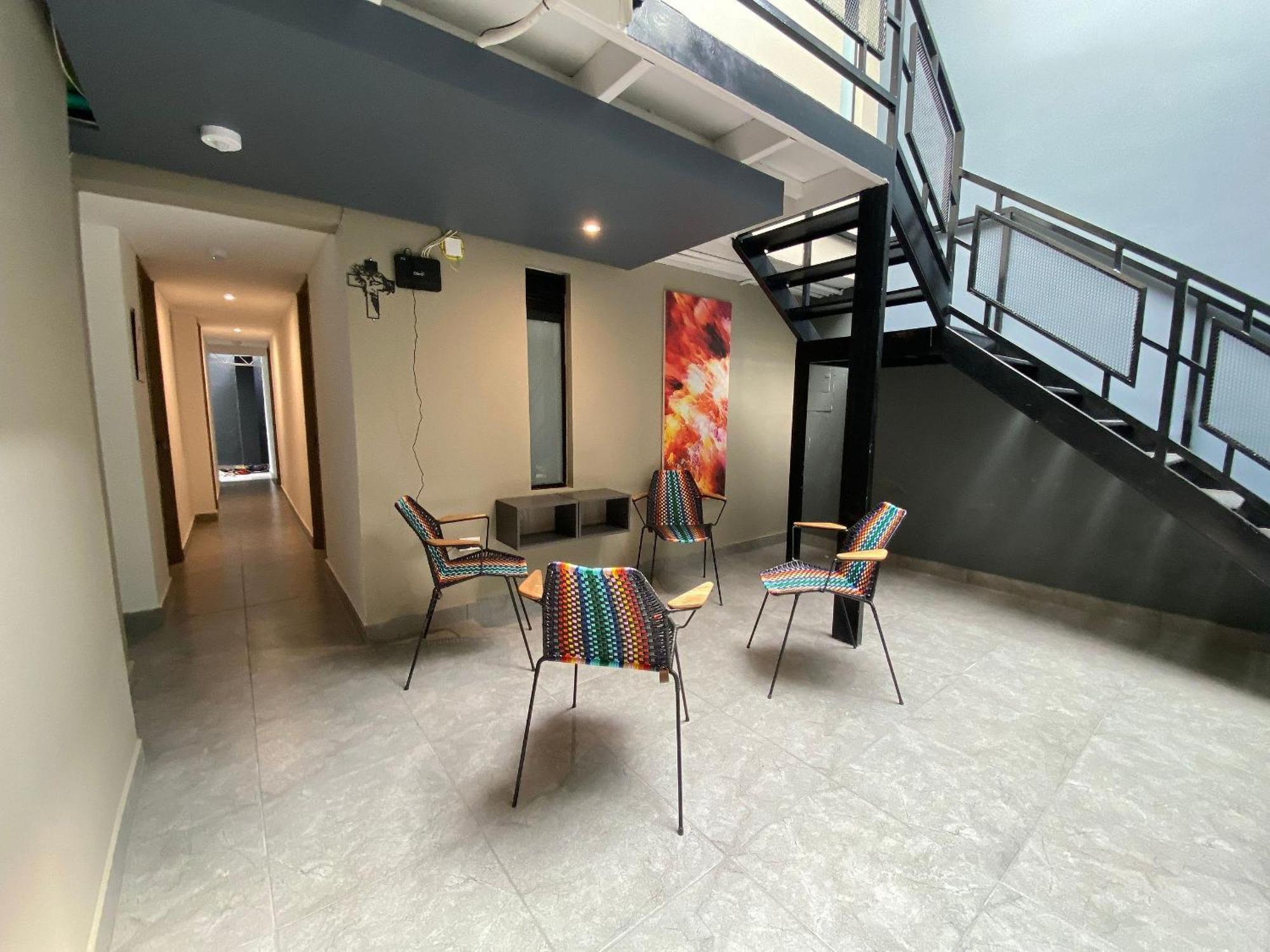 Ferienhaus 96k Premium - A Minutos Del Aeropuerto En Bogotá